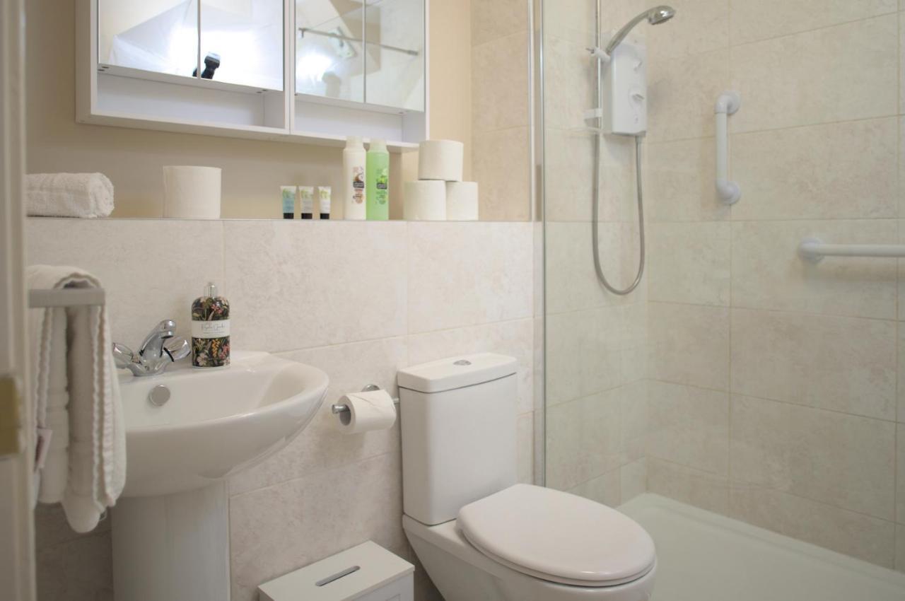 Ferienwohnung Modern 2-Bed Haven, Free Parking EDI Exterior foto